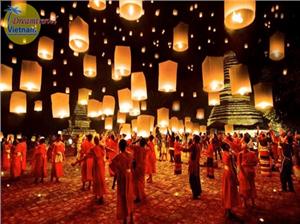 Lạc vào thế giới cổ tích trong Lễ hội đèn trời ở Chiang Mai